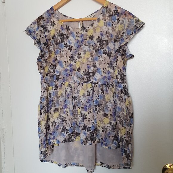 Lucky Brand Blouse, Floral Print, Ruffle Cap Sleeves, High-Low Hemline, Sz. S - Picture 1 of 9